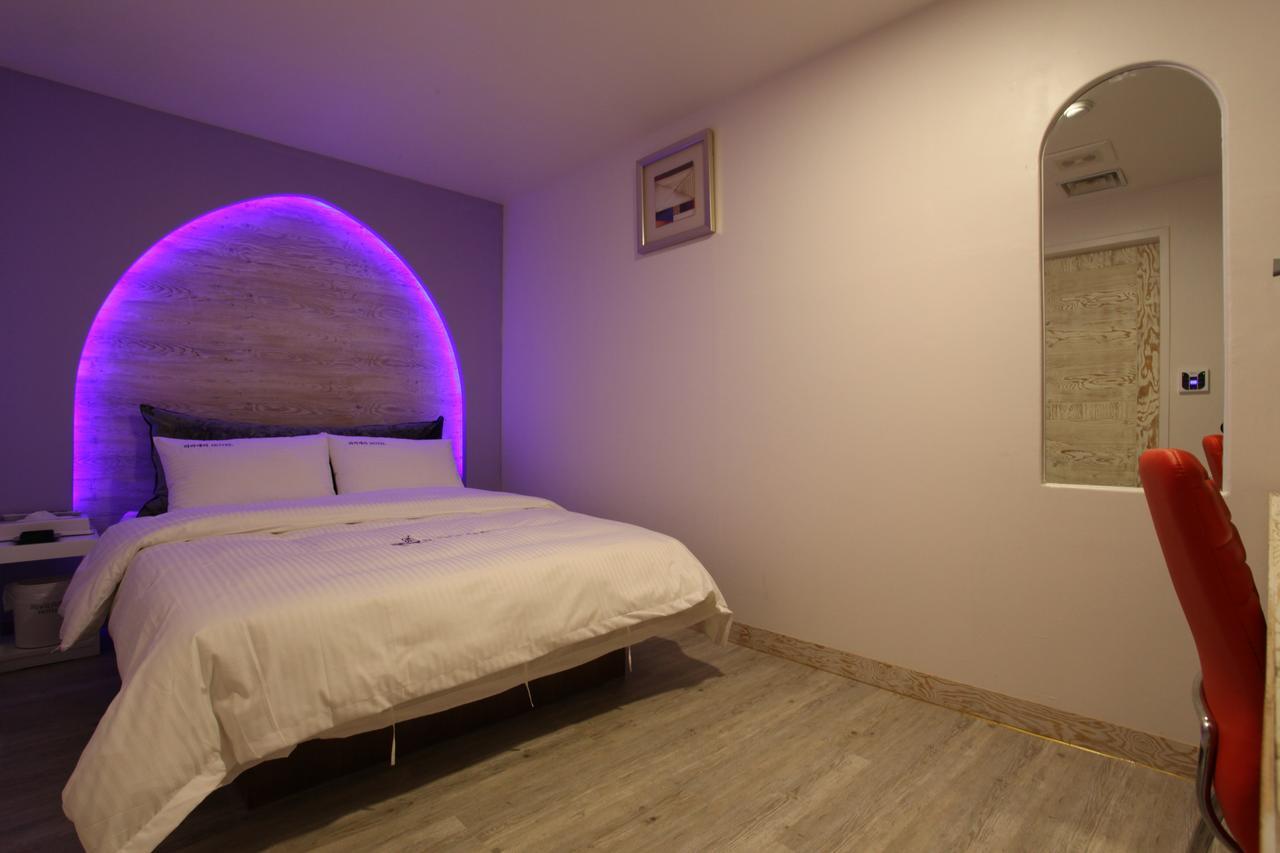 جويانج Riviera Motel المظهر الخارجي الصورة